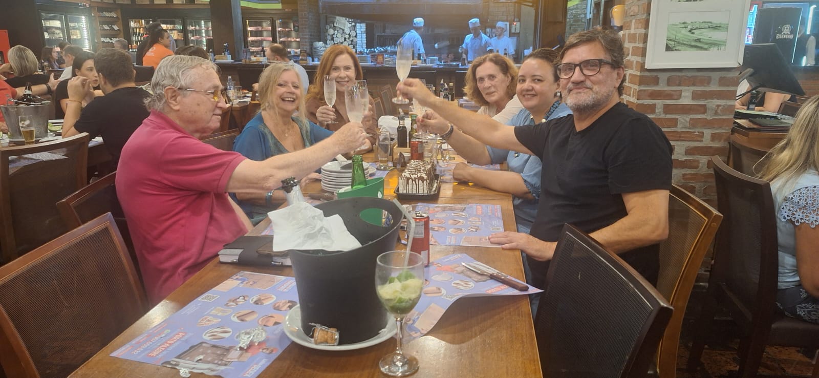 CONFRATERNIZAÇÃO  DE ANIVERSÁRIO